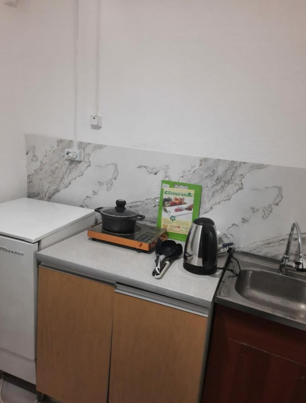 Hotel Атлант à Bichkek Extérieur photo